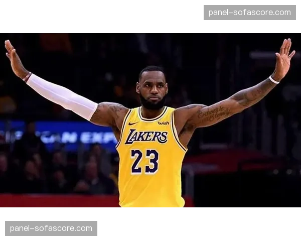 “特写:伤愈复出的里斯·詹姆斯,在右路走廊的上下往返能力仍是切尔西进攻晴雨表” “特写:伤愈复出的里斯·詹姆斯,在右路走廊的上下往返能力仍是切尔西进攻晴雨表”