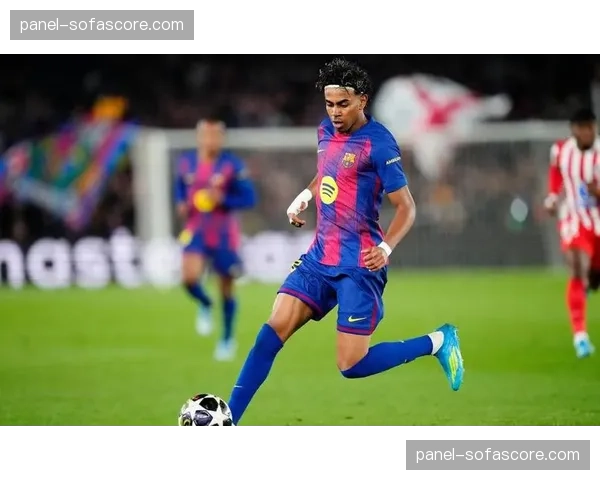 VAR争议再现：马竞巴萨次回合埃里克·加西亚直红判罚引发讨论